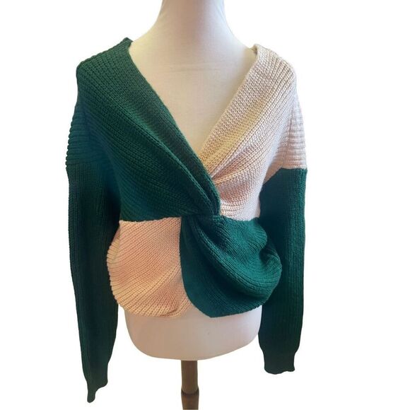 No Boundaries Green/Beige Color Block Knit Twist V-Neck Acrylic Cropped Long Sle - Picture 7 of 14